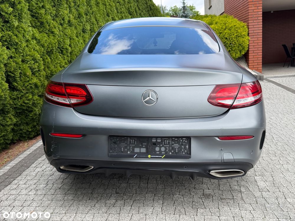 Mercedes-Benz Klasa C 200 4Matic 9G-TRONIC AMG Line - 4