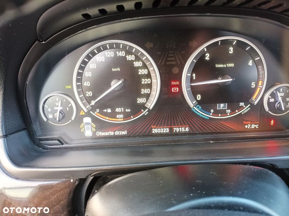 BMW Seria 5 530d xDrive - 14