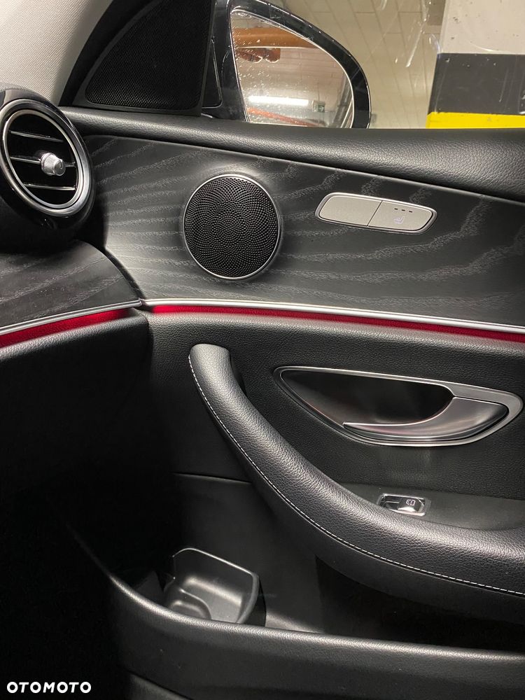 Mercedes-Benz Klasa E 220 d 4-Matic 9G-TRONIC - 6
