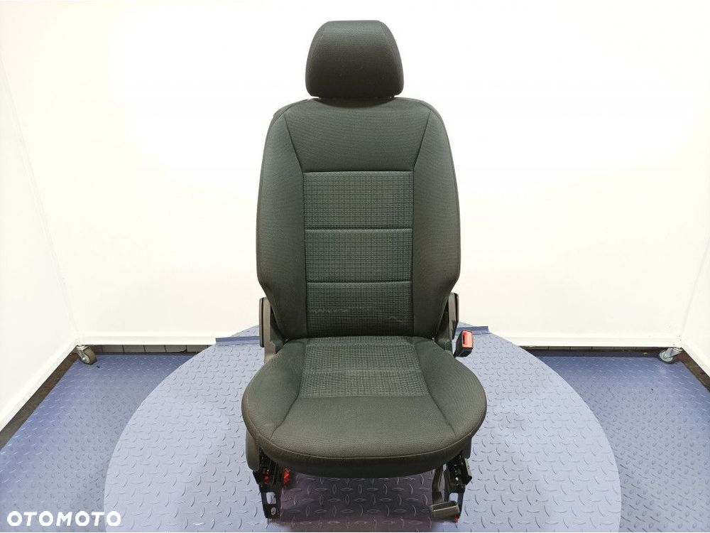 MERCEDES B W245 FOTEL PASAŻERA PRZÓD PRAWY EU - 1
