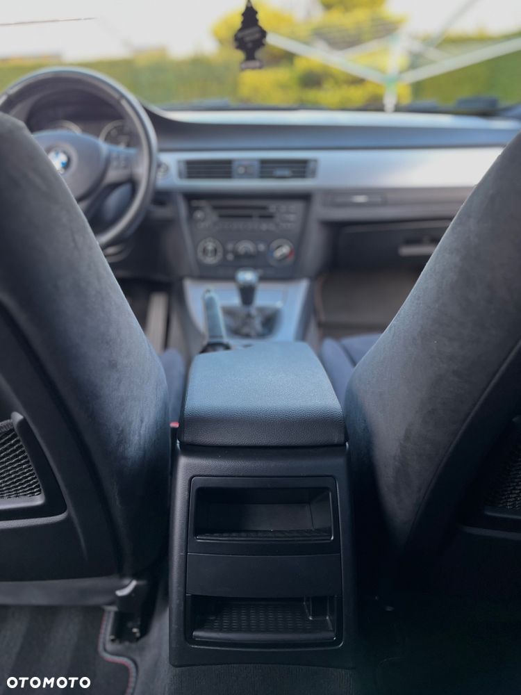 BMW Seria 3 320d xDrive - 26