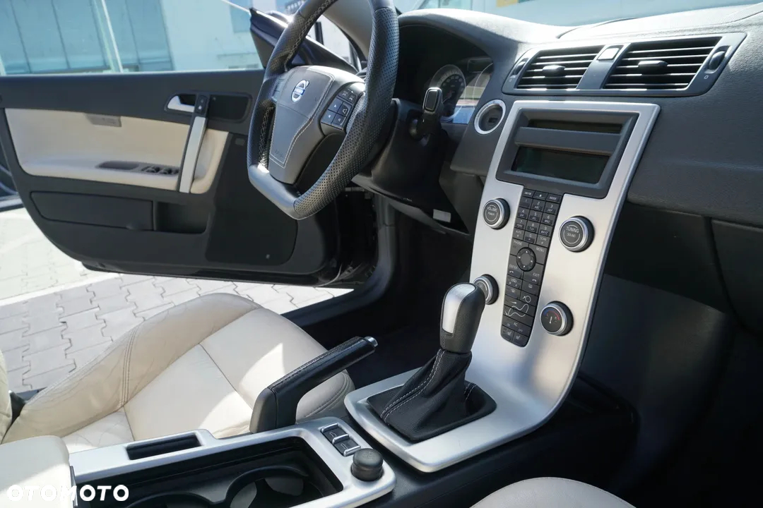 Volvo C70 D3 Summum - 32
