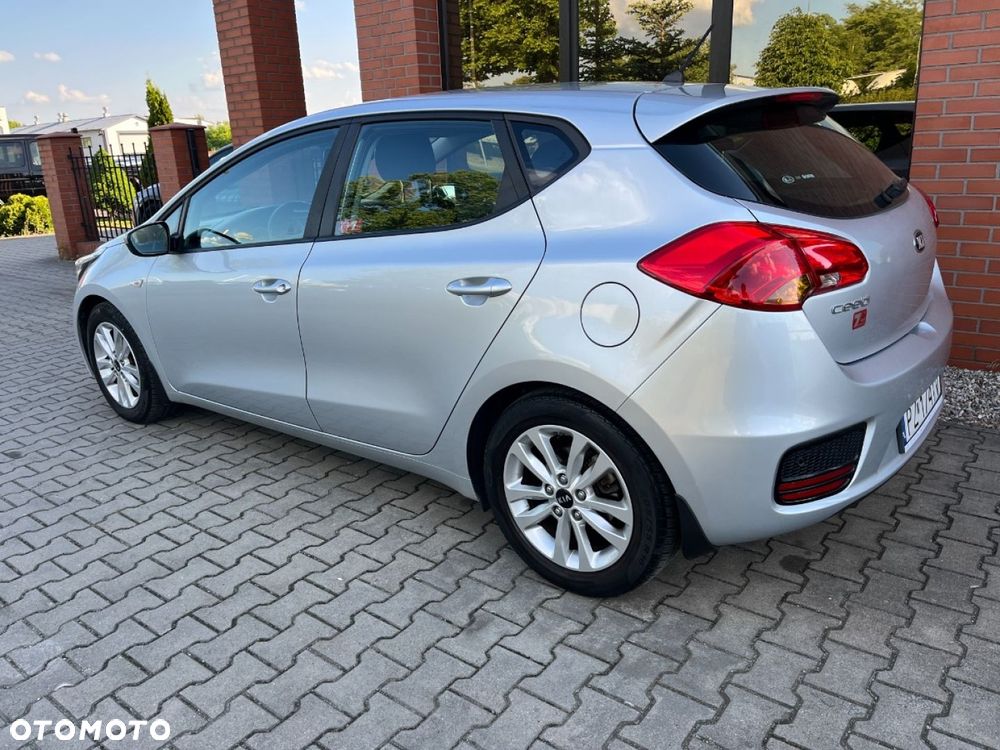 Kia Ceed Cee'd 1.4 CRDi M - 3