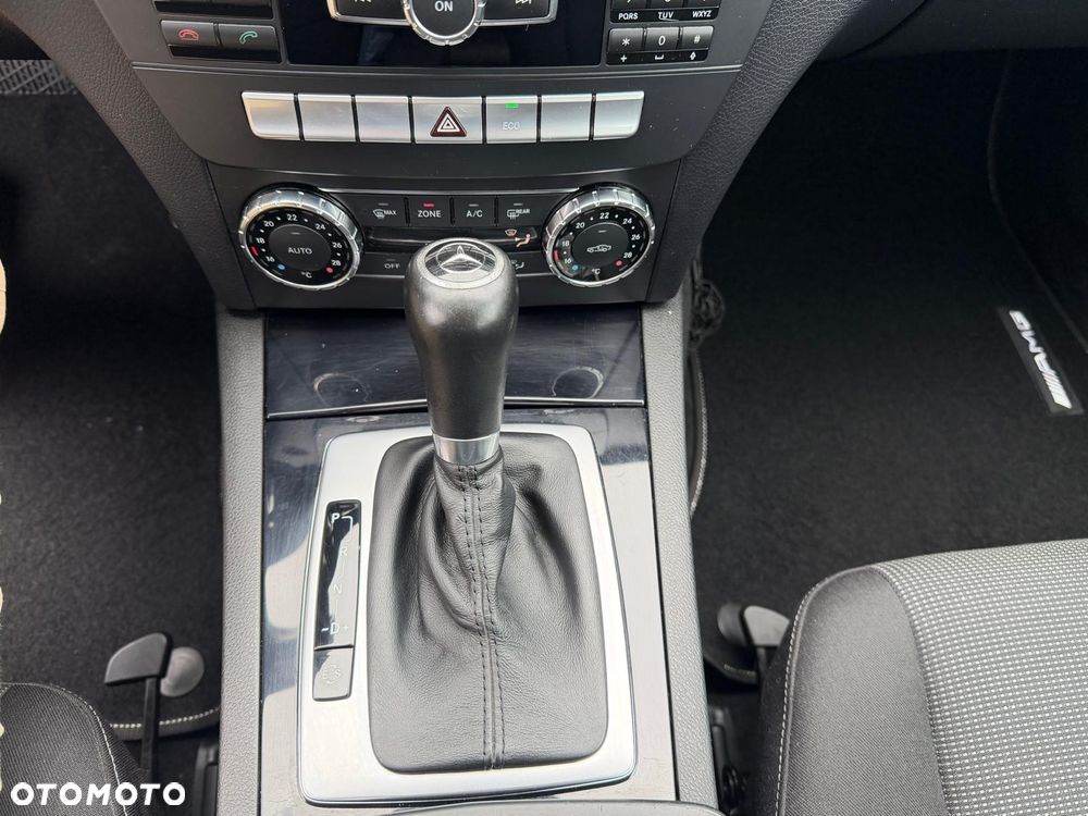 Mercedes-Benz Klasa C 180 CDI 7G-TRONIC Edition - 22