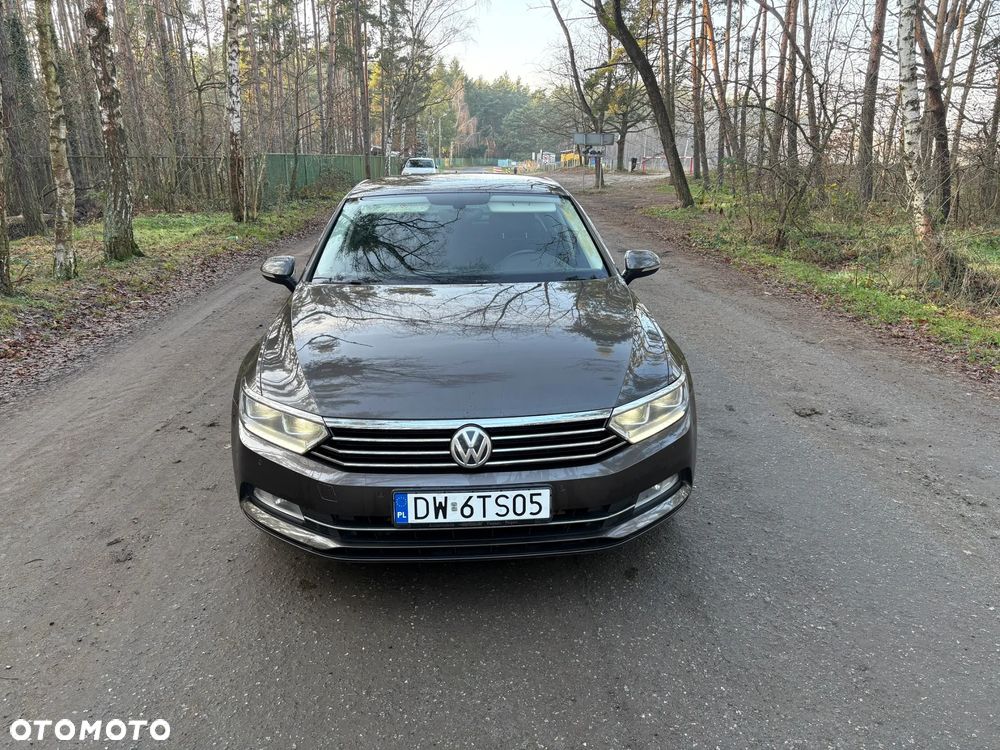 Volkswagen Passat - 4