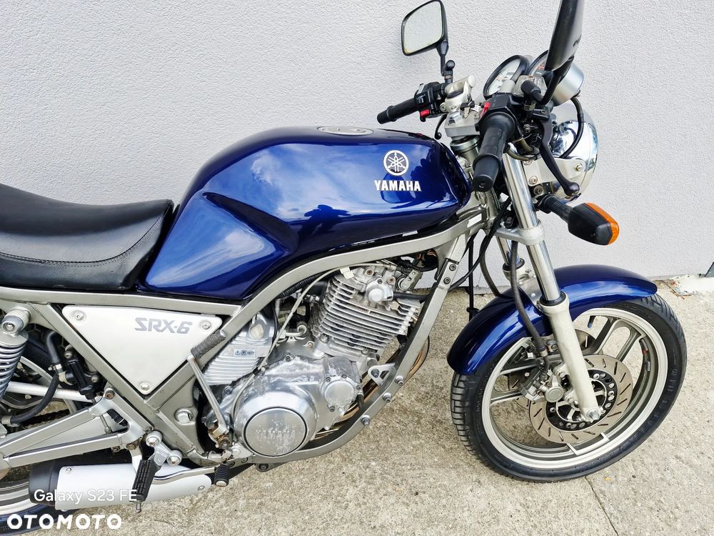 Yamaha SRX - 18