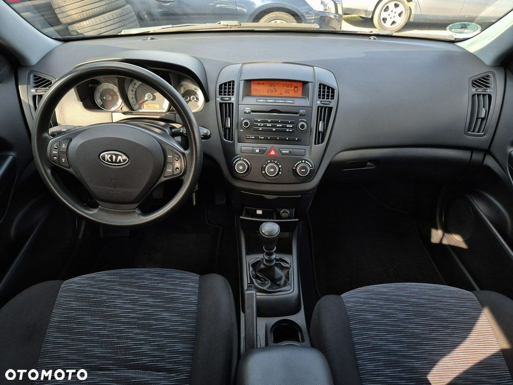 Kia Ceed Cee'd 1.4 Comfort - 22