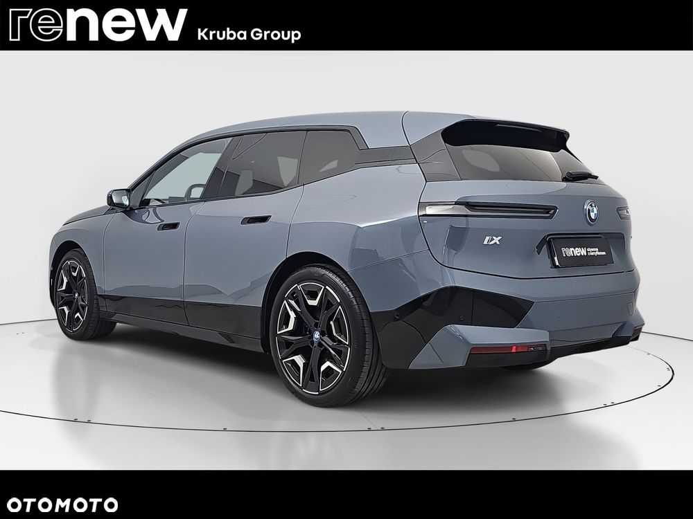 BMW iX xDrive40 76.6kWh - 7