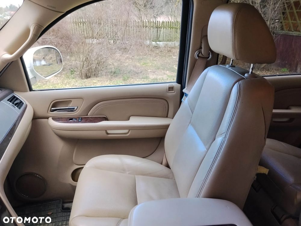 Cadillac Escalade - 7