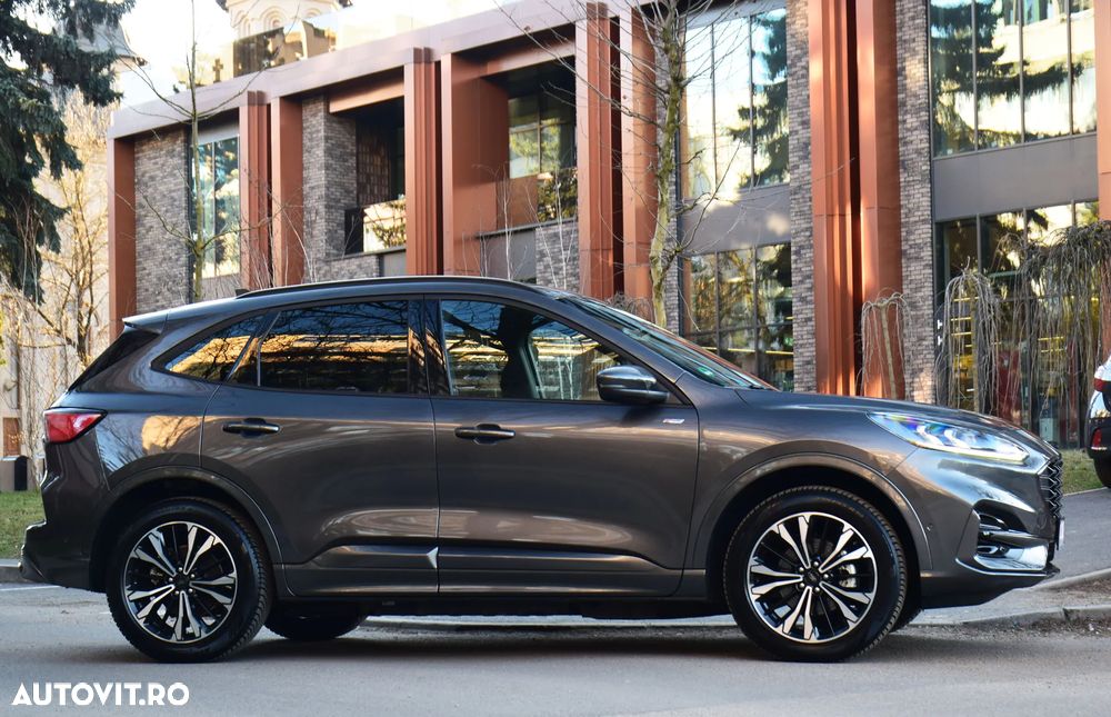 Ford Kuga 2.5 Duratec PHEV ST-LINE - 2