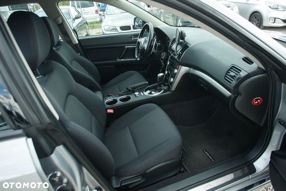 Subaru Legacy Kombi 3.0R Automatik - 28