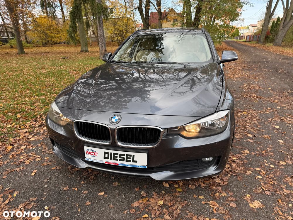 BMW Seria 3 318d DPF Touring Edition Exclusive - 4