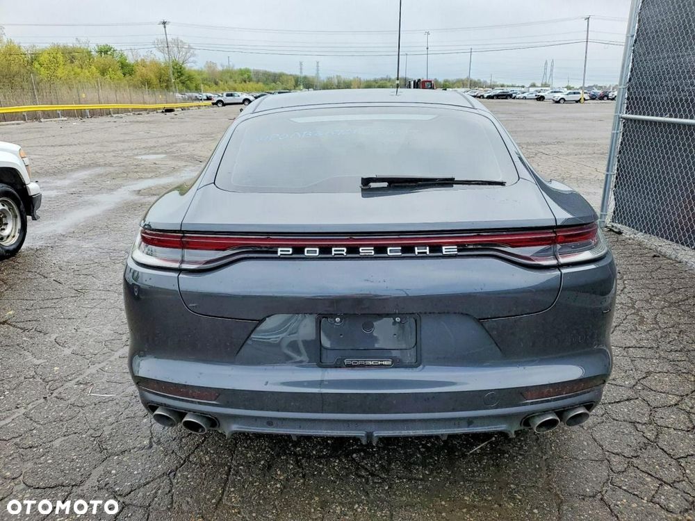 Porsche Panamera 4S - 6