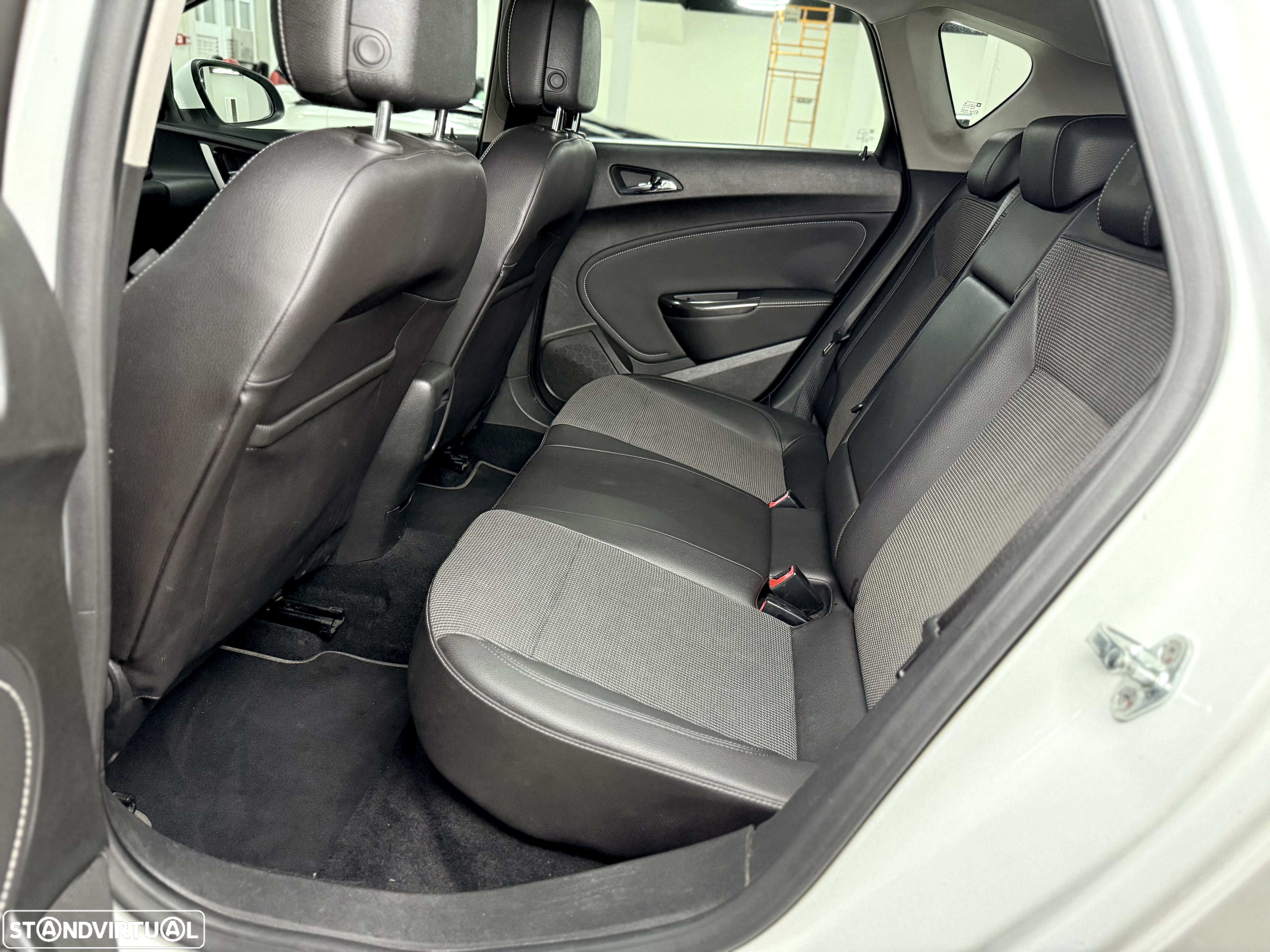 Opel Astra 1.7 CDTi Edition - 14