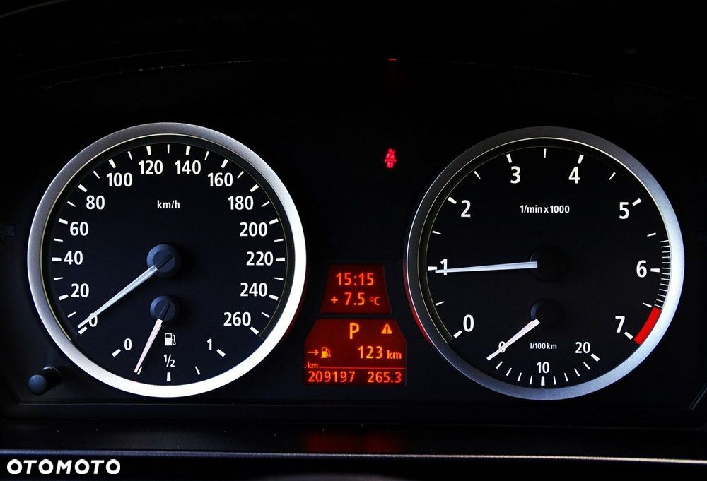 BMW Seria 5 - 32
