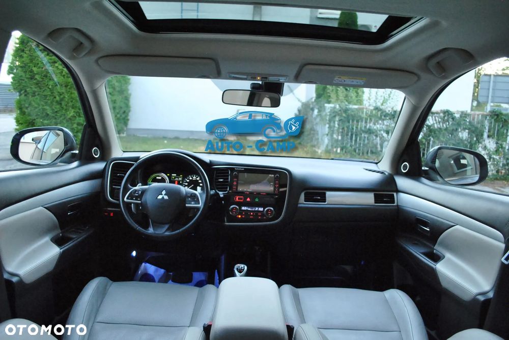 Mitsubishi Outlander Instyle NAVI + - 4