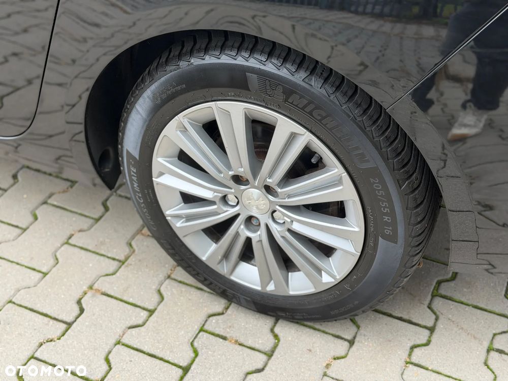 Peugeot 308 1.5 BlueHDi Allure S&S - 19
