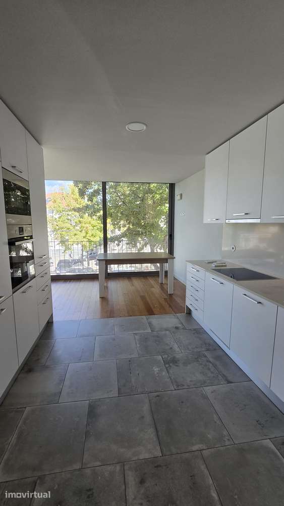 Apartamento T2 de luxo ao pé das Escadas Monumentais - Grande imagem: 4/14