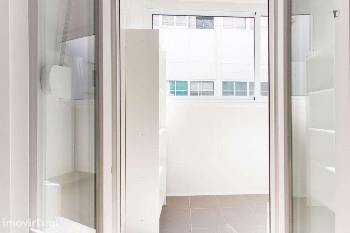 Quarto - localizado em Alameda Lisbon - Grande imagem: 3/11