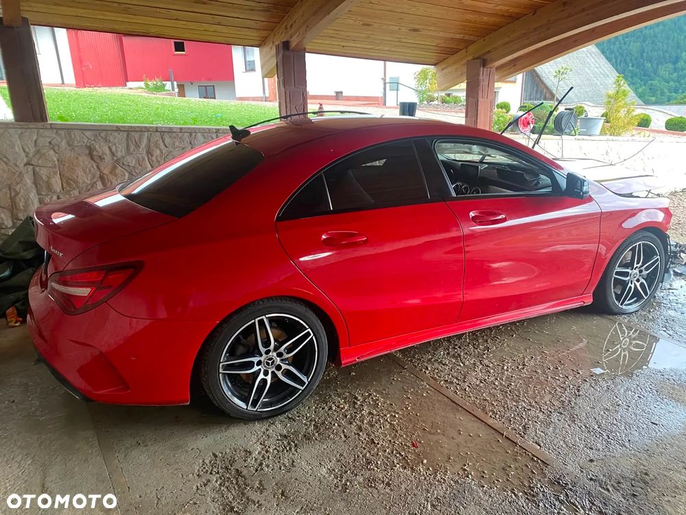 Mercedes-Benz CLA 220 4-Matic AMG Line - 5