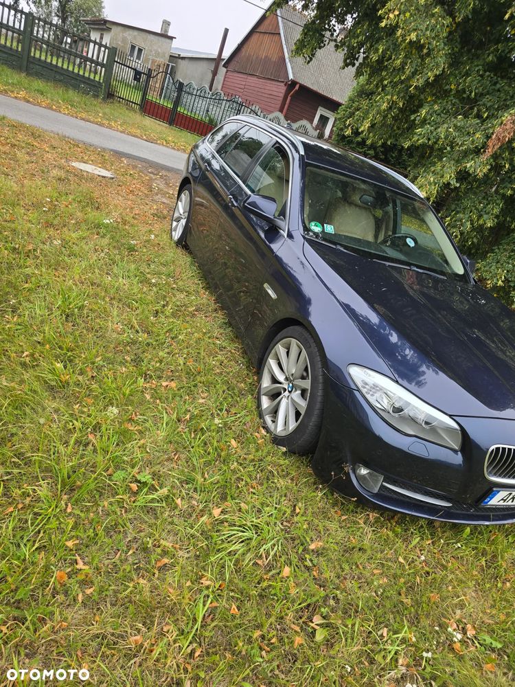 BMW Seria 5 525d Touring - 3