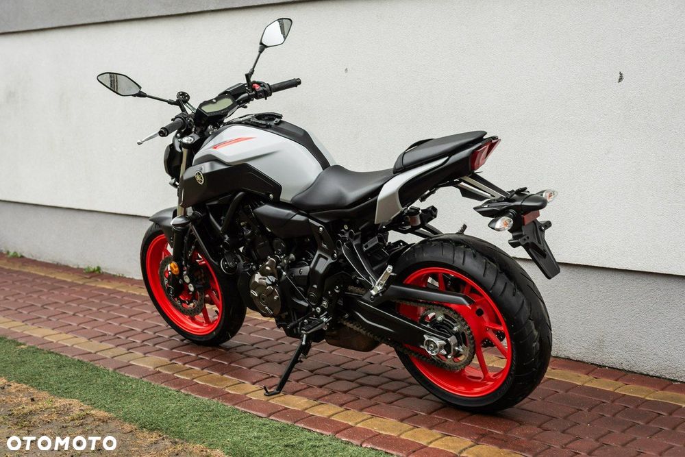Yamaha MT - 5