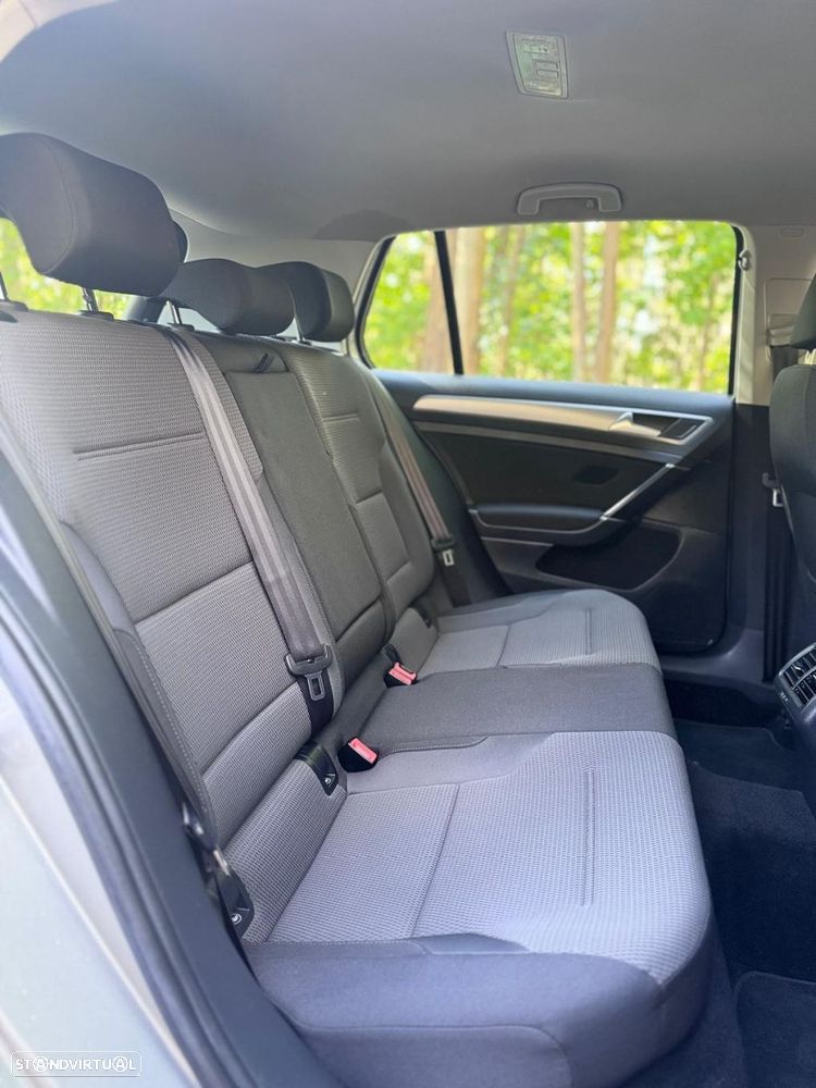 VW Golf 1.6 TDi GPS Edition DSG - 24