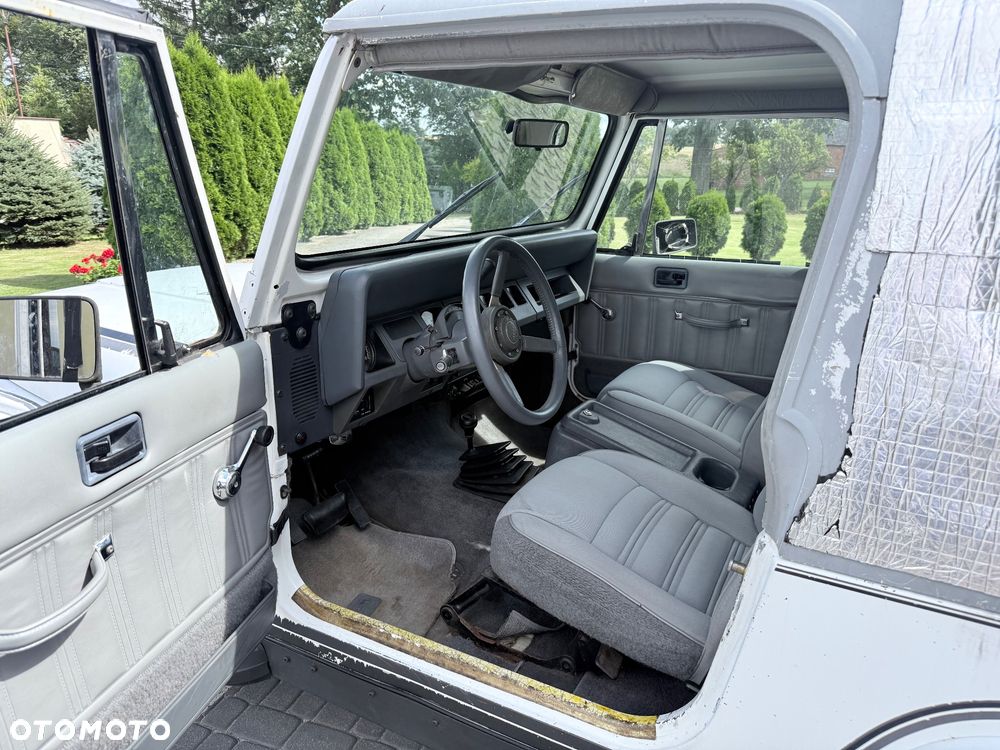 Jeep Wrangler - 8