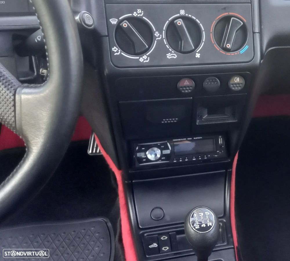 Peugeot 205 Cabrio - 17