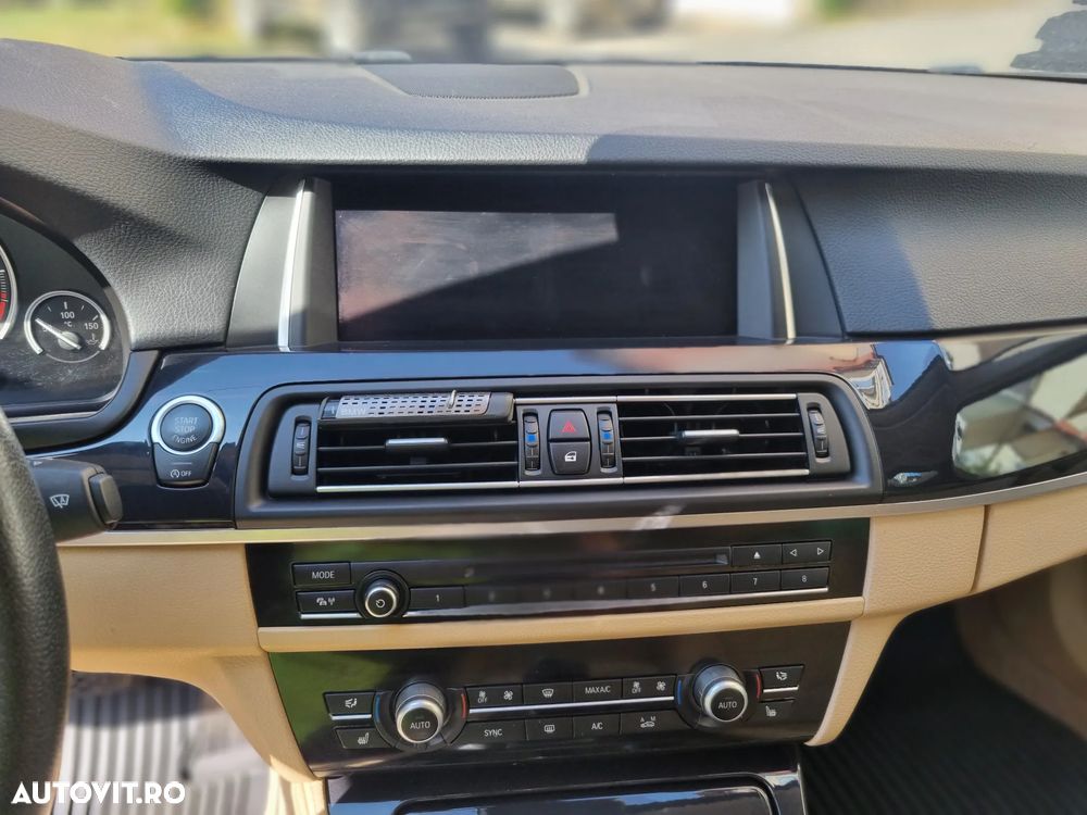 BMW Seria 5 520d xDrive Touring Aut. - 13