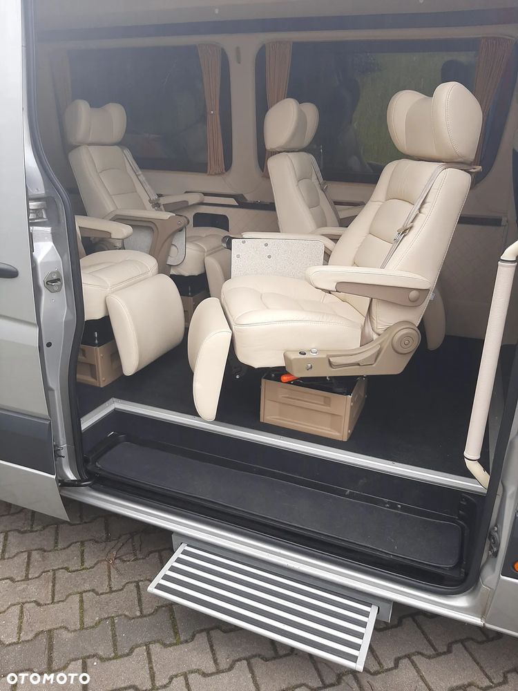 Mercedes-Benz Sprinter - 11