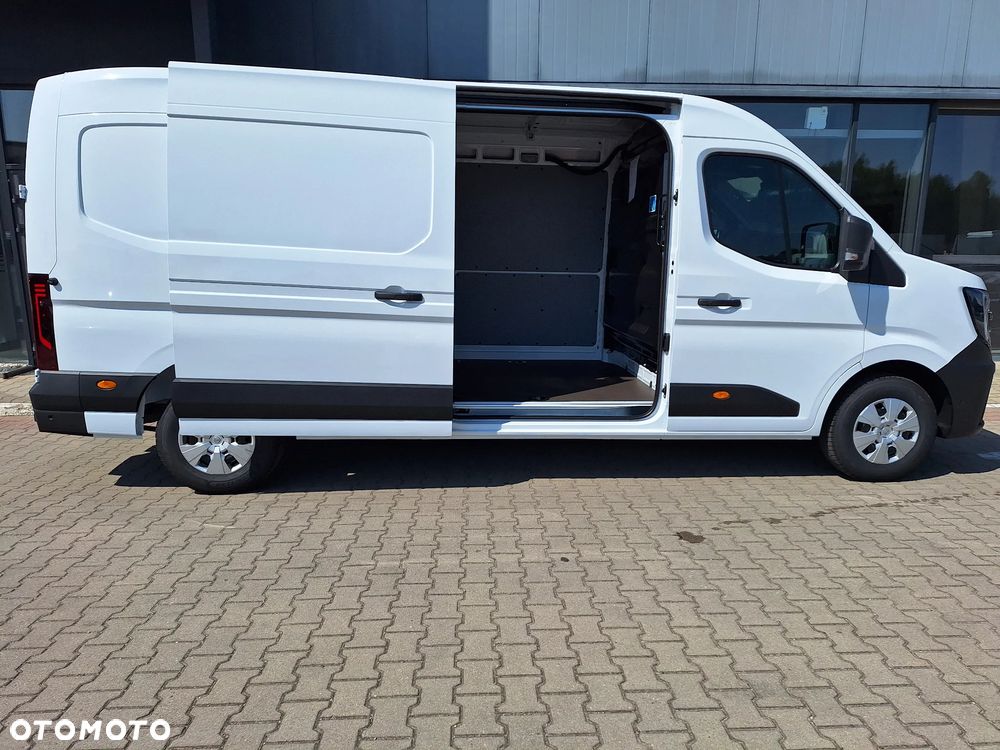 Nissan Interstar - 4