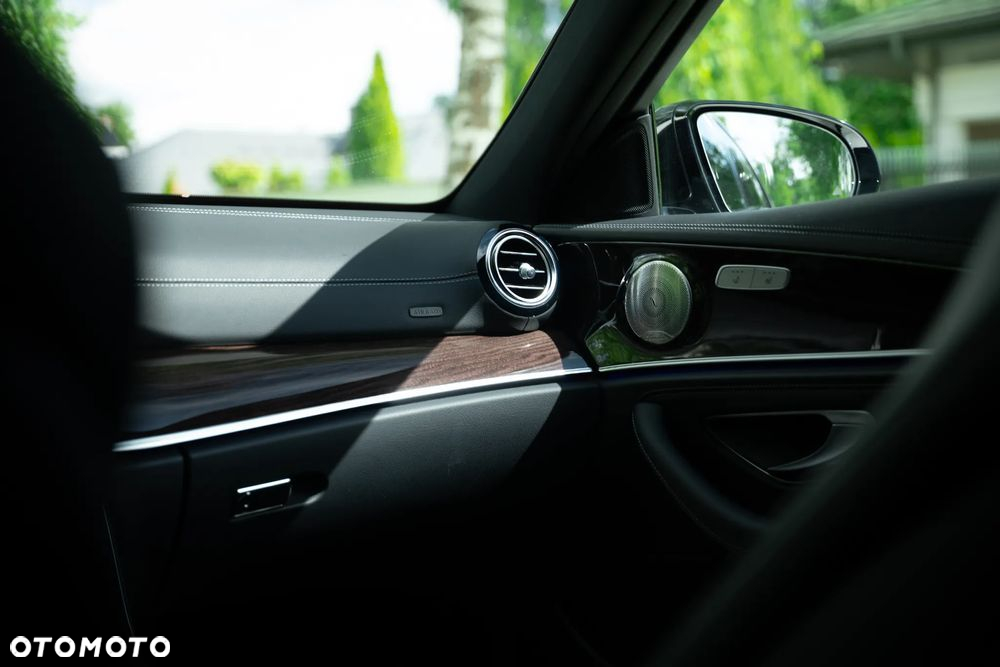 Mercedes-Benz Klasa E 220 d 4-Matic Business Edition - 17