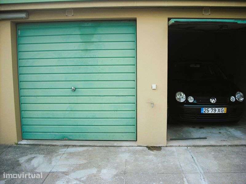 T2 , 2 garagens fechadas, excelente estado, 75 m2. Senhora da Hora. - Grande imagem: 2/12