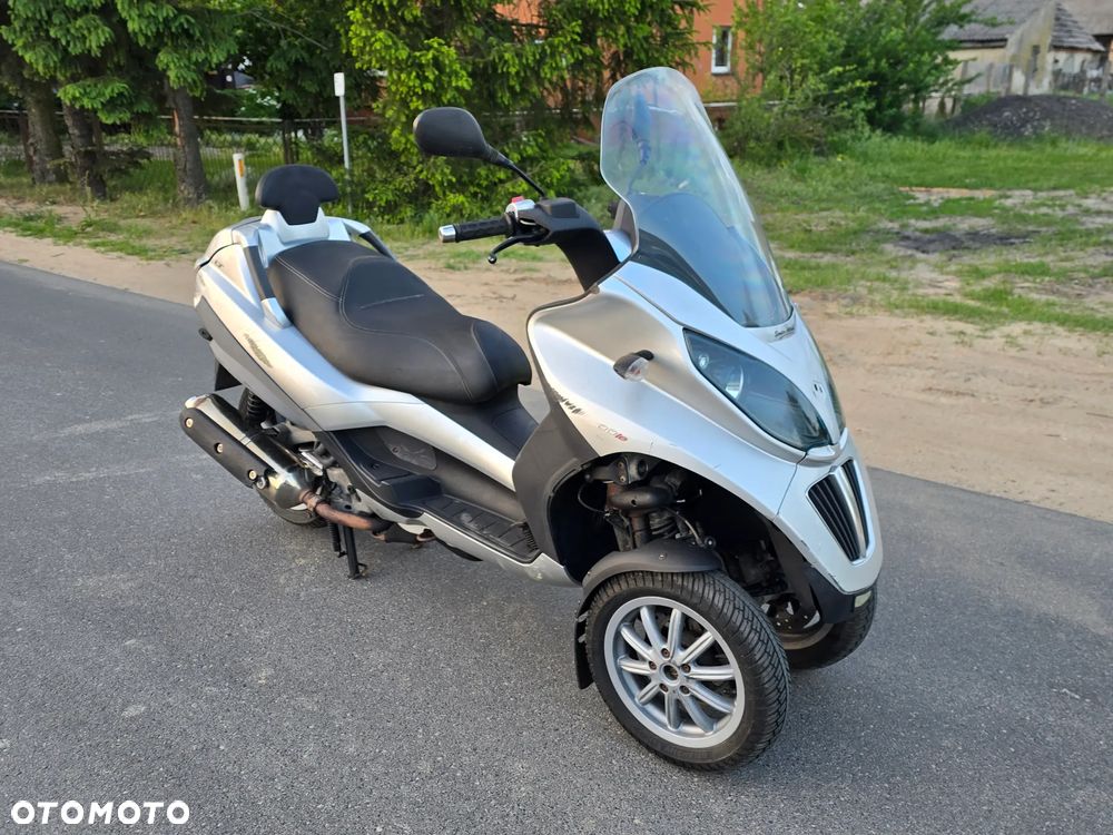 Piaggio MP-3 - 9