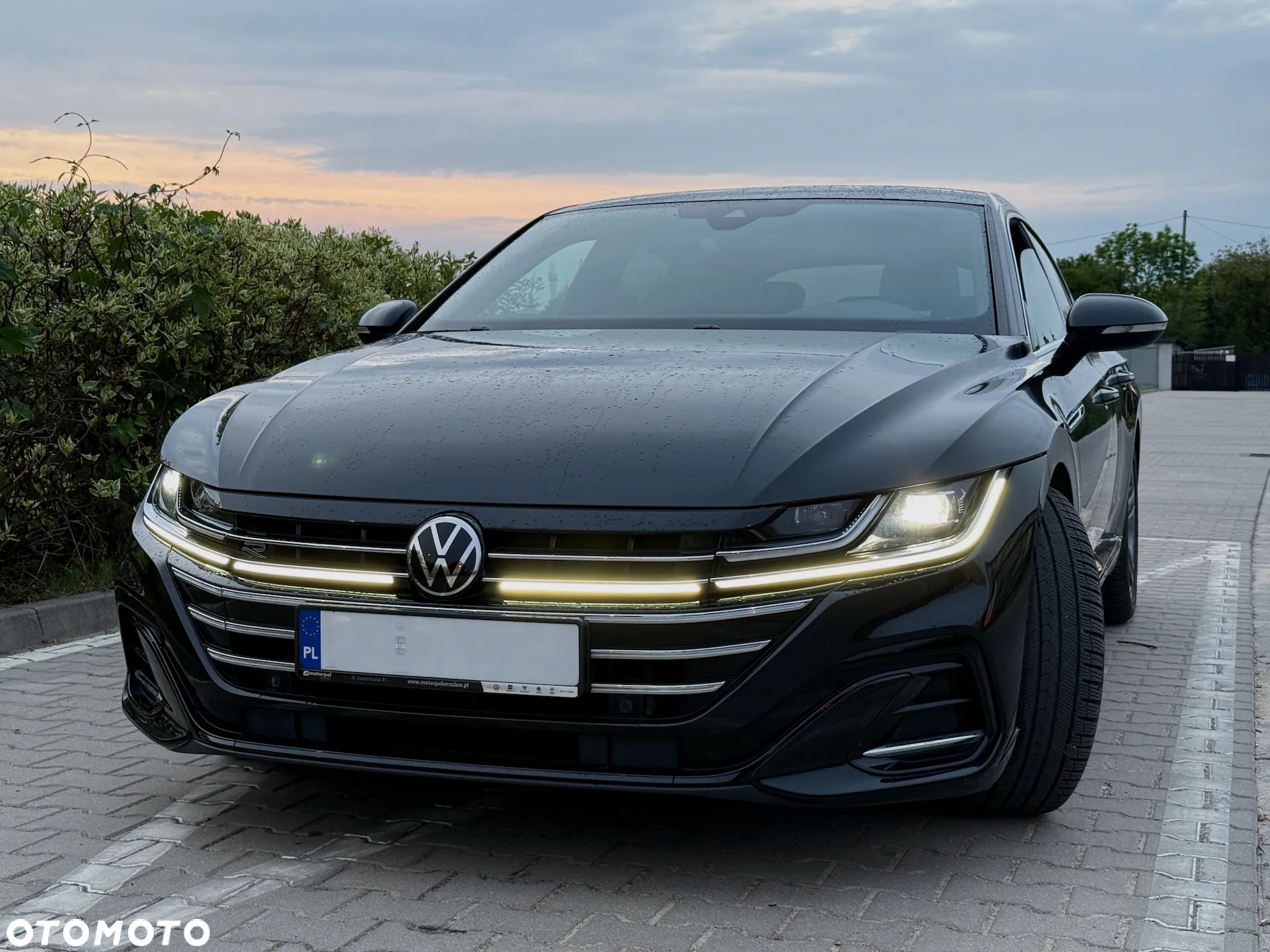 Volkswagen Arteon 2.0 TSI DSG R-Line - 2