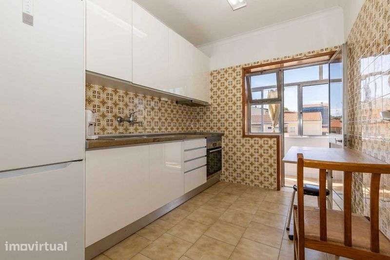 Apartamento T2+1 com garagem fechada em Ermesinde - Grande imagem: 2/11