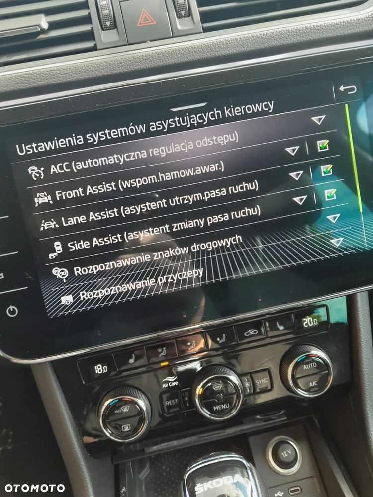 Skoda Superb 1.5 TSI ACT DSG Ambition - 17