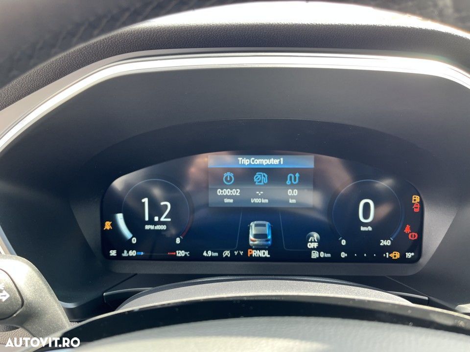 Ford Kuga - 12