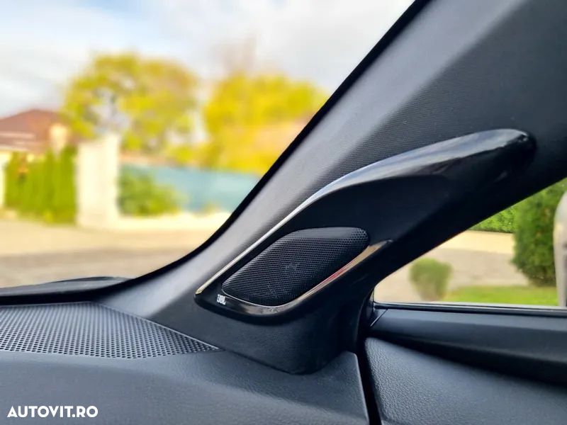 Toyota C-HR ver-1-8-hsd-122-cp-4x2-cvt-c--ult-style - 17