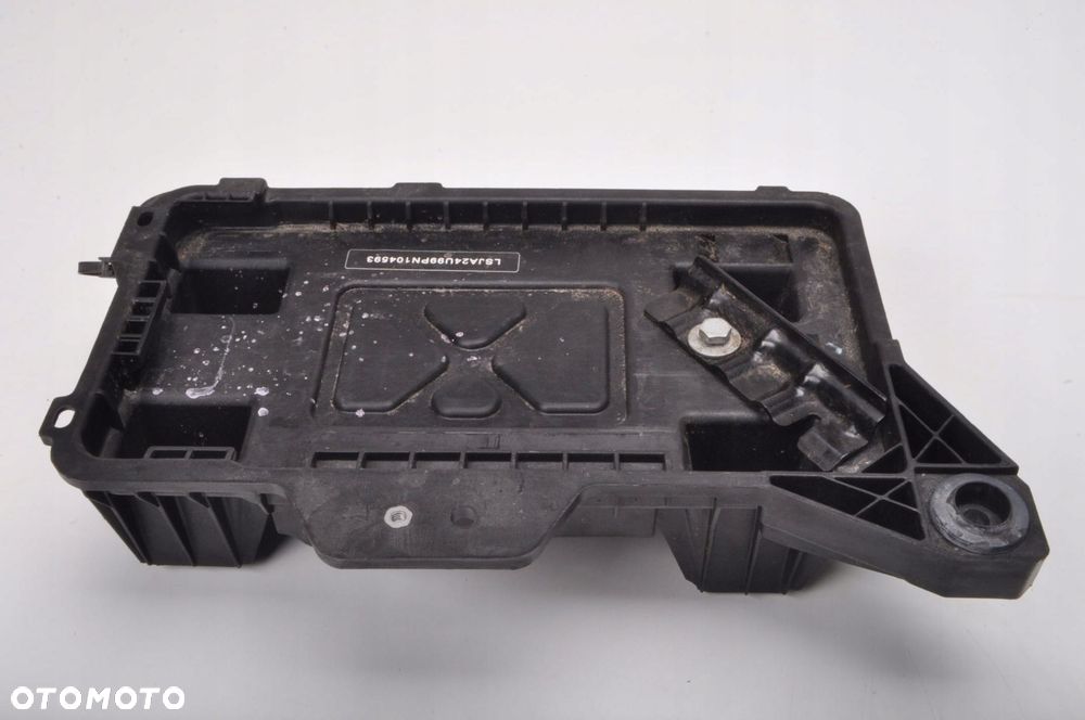 MG HS1.5 T-GDI PODSTAWA AKUMULATORA  11012294 - 1