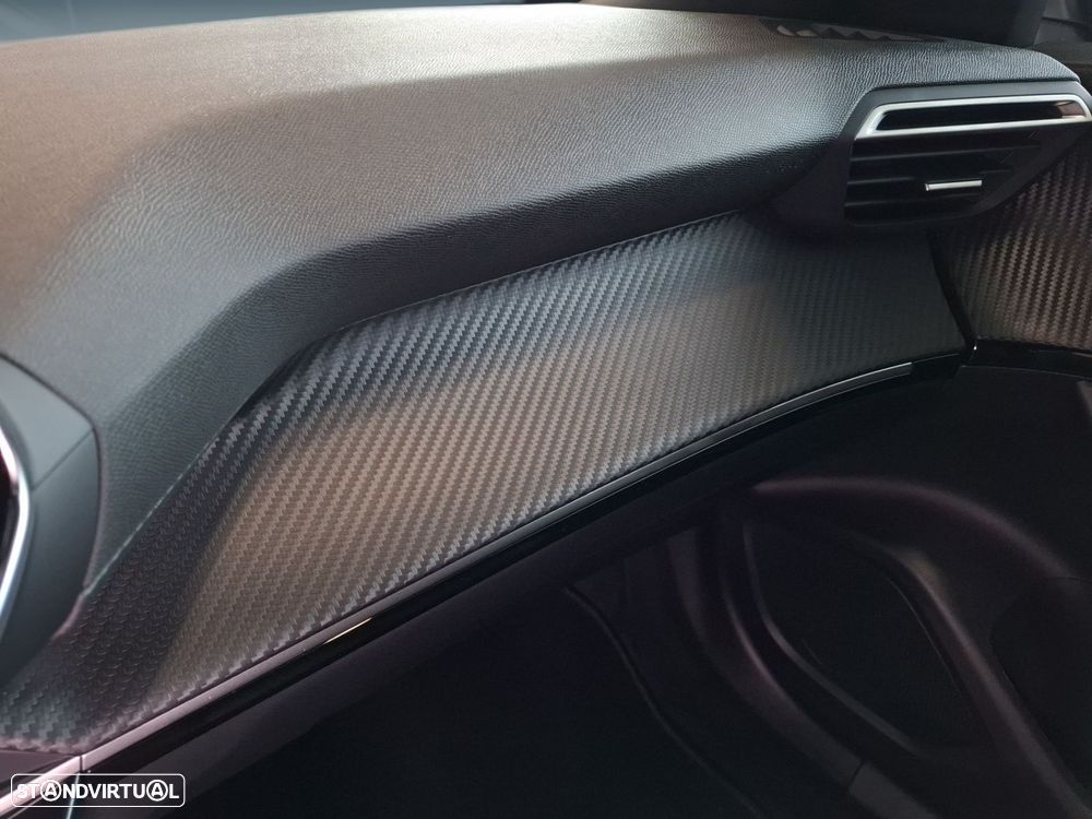 Peugeot 2008 1.2 PureTech Allure — fotografia 19