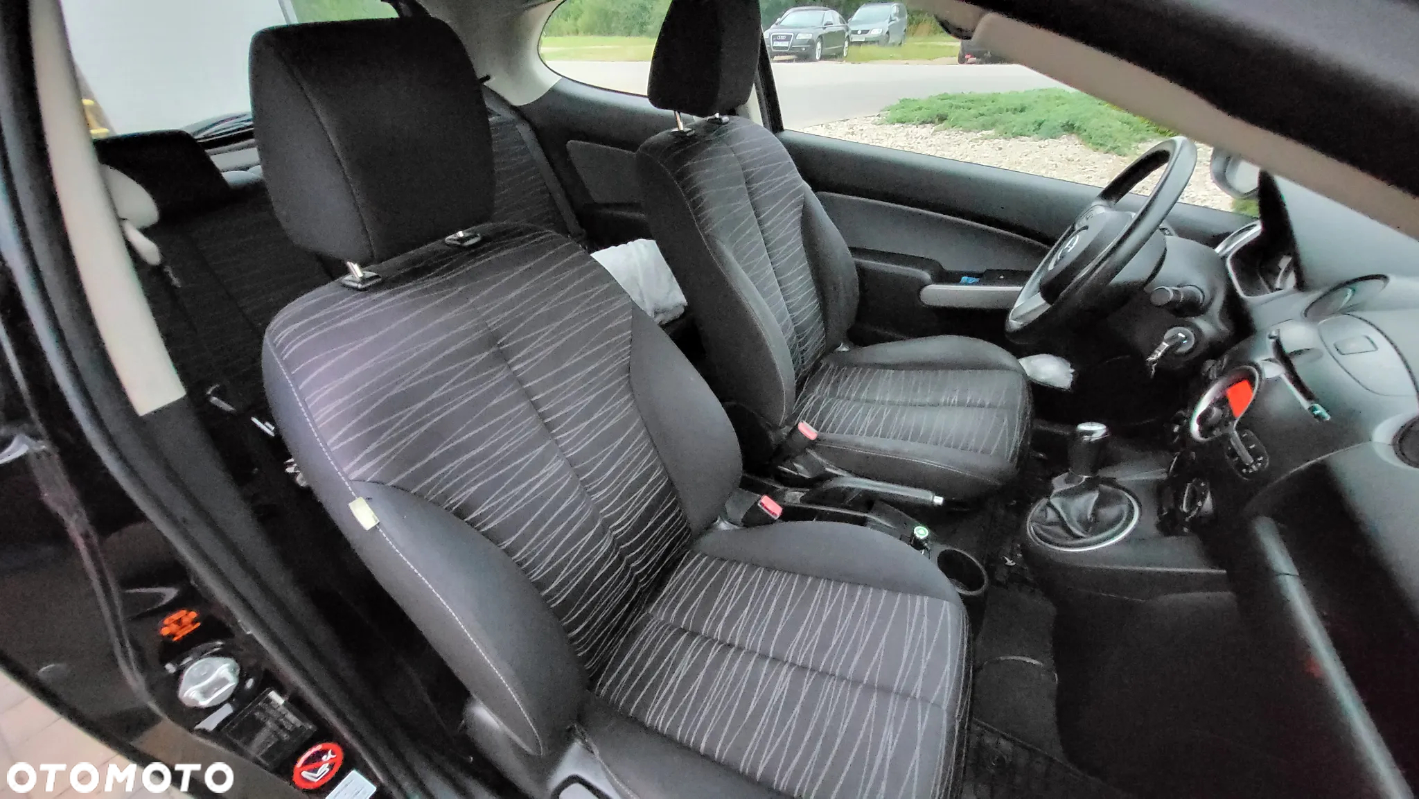 Mazda 2 - 11