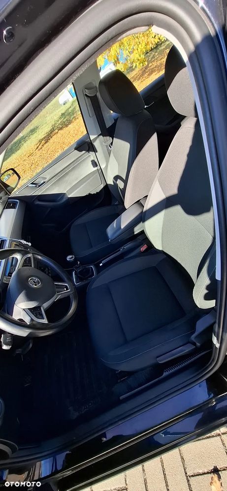 Skoda RAPID 1.2 TSI Active - 7