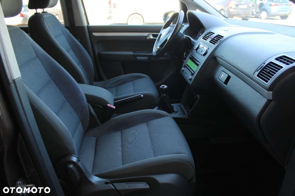 Volkswagen Touran - 32
