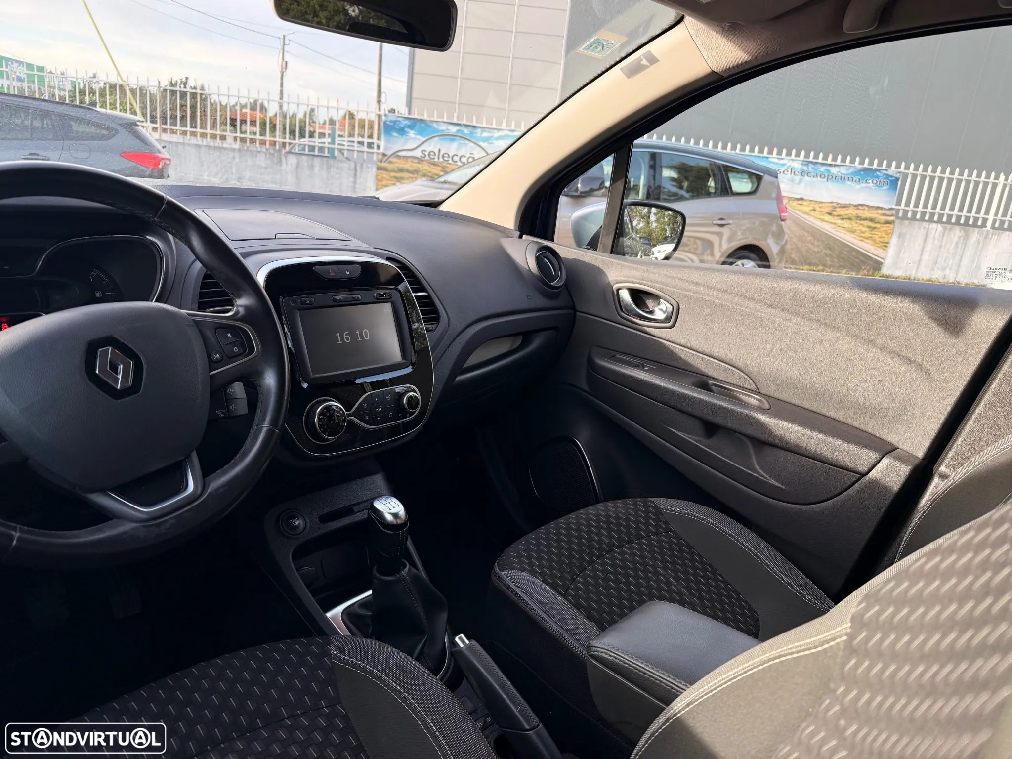 Renault Captur 1.5 dCi Exclusive XMOD - 16