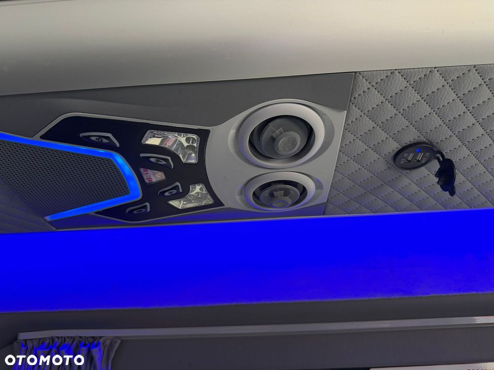 Mercedes-Benz Sprinter 517 - 29