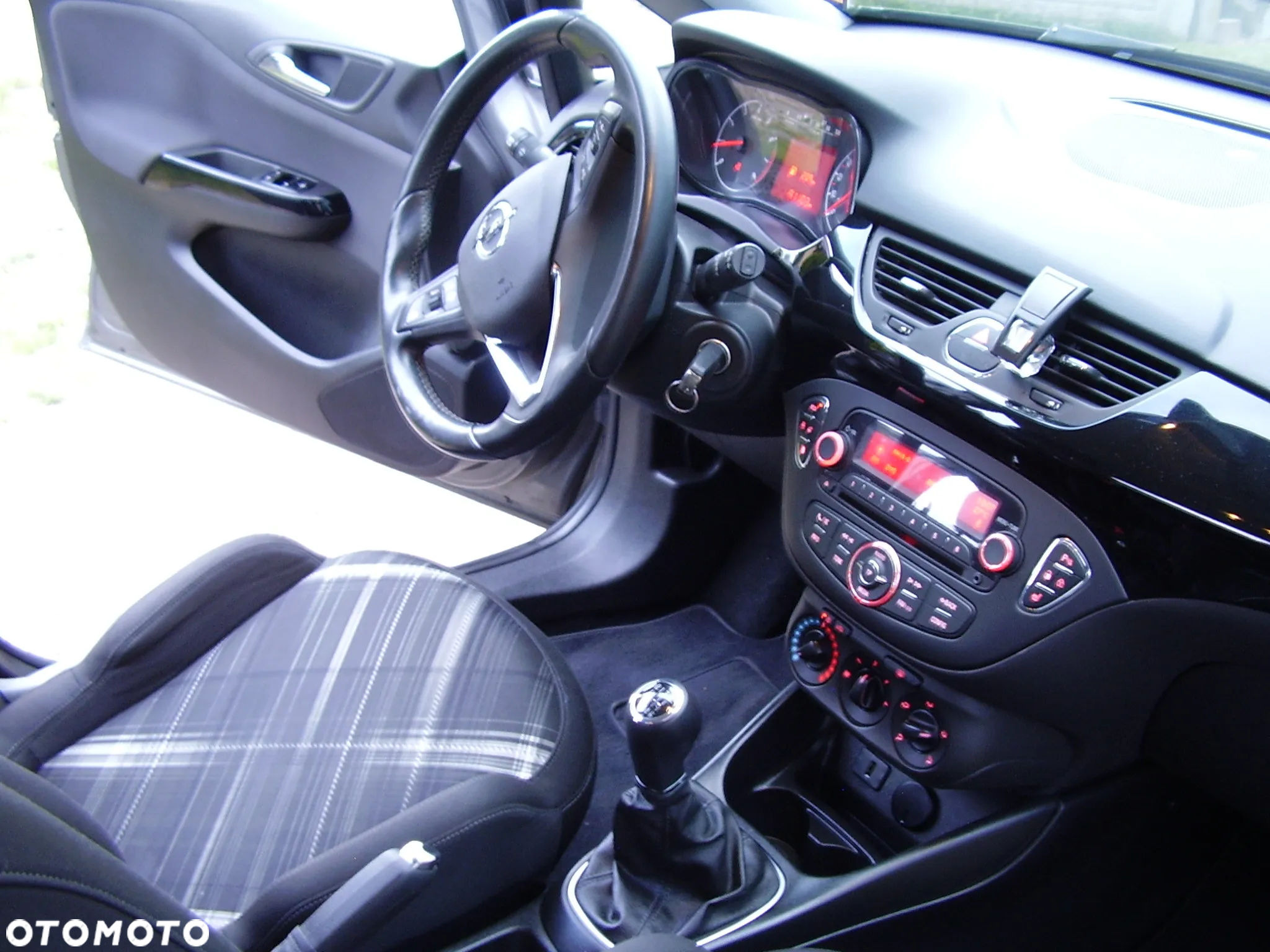 Opel Corsa 1.4 T Cosmo S&S - 35