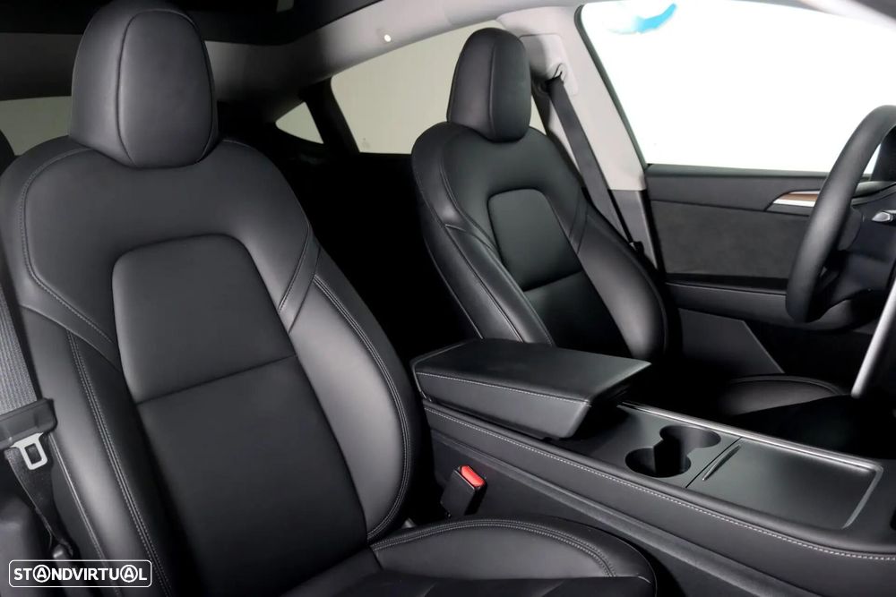 Tesla Model Y Long Range Dual Motor AWD - 15