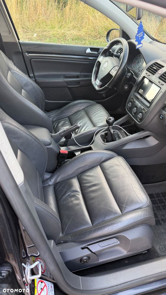 Volkswagen Golf - 20